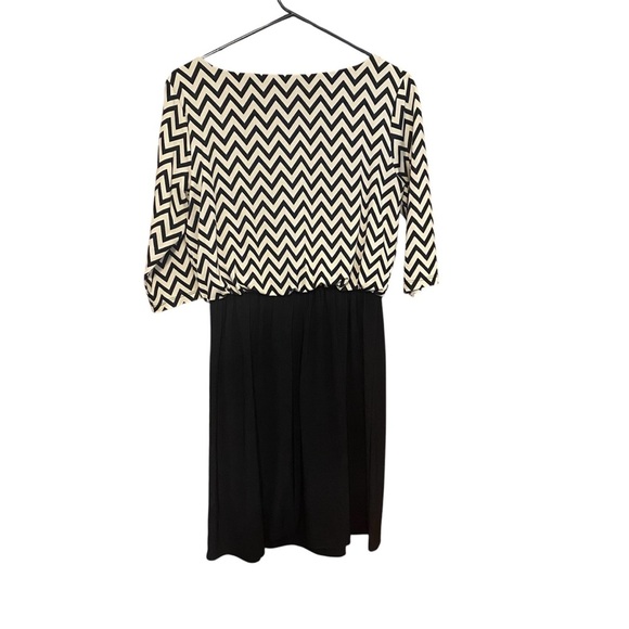 PerSeption Concept Tan and Black Jersey Knit Chevron Print Dress Size Medium - Picture 2 of 7